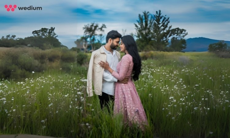 classic romantic poses